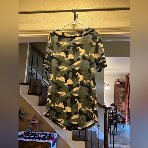 Balera Camouflage
Baseball Jersey - Picture 3 of 4